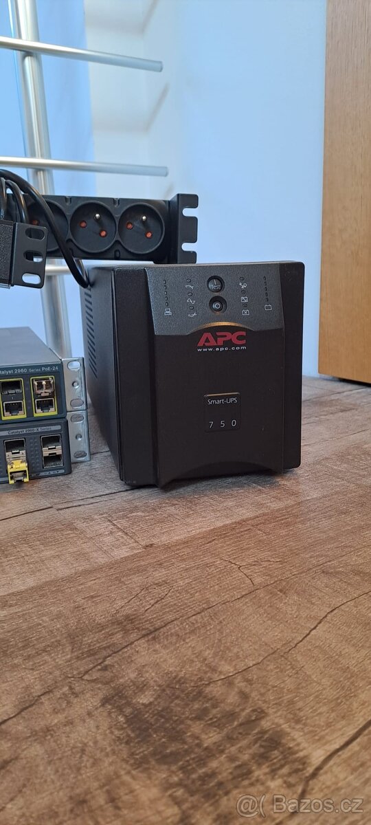 Switche,router, NAS, VPN, UPS - 3