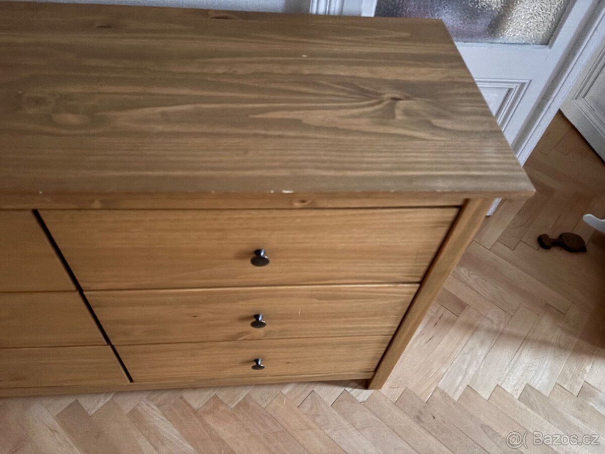 Dřevěná komoda z masivu - 3