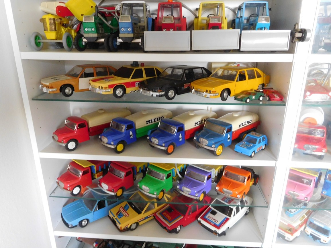 STARÉ RETRO HRAČKY - 3