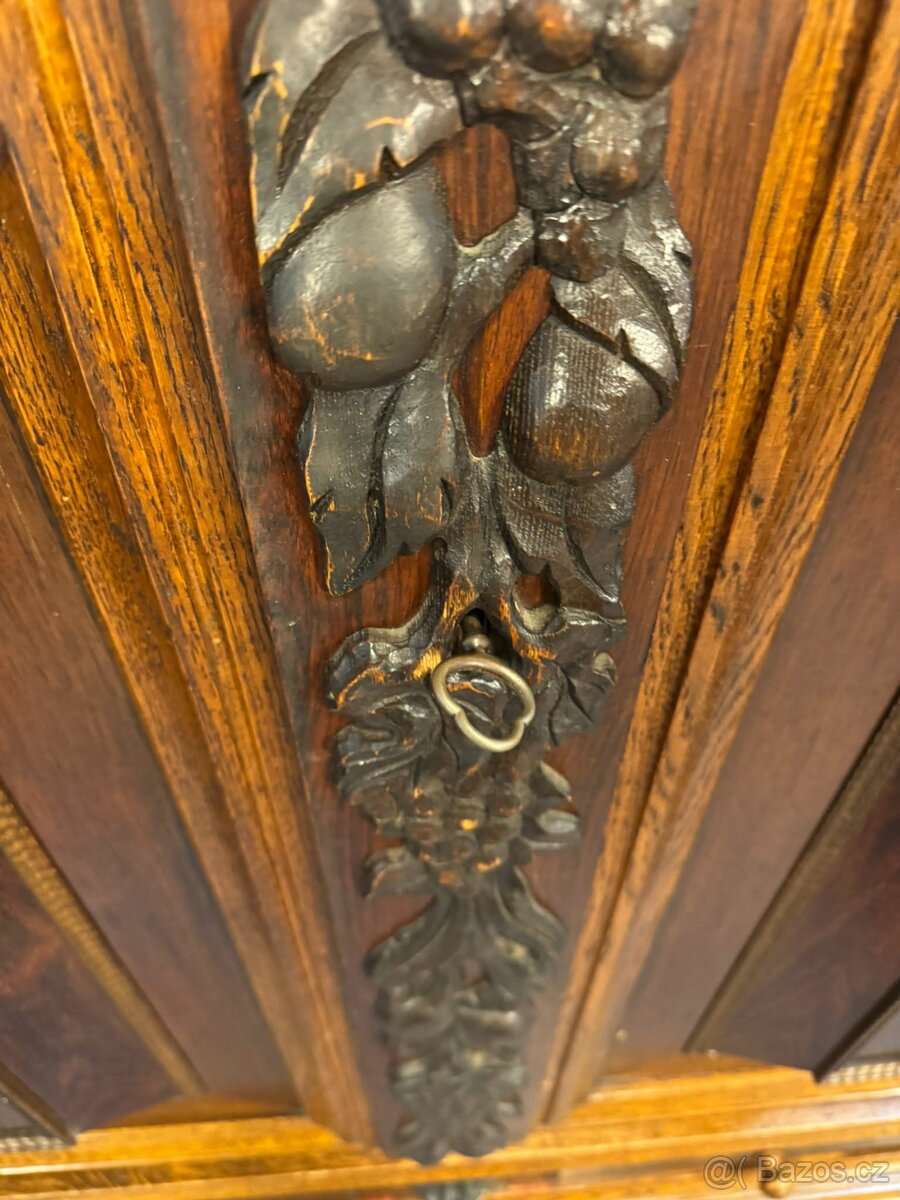 Monumentální skříň (141014) - 3
