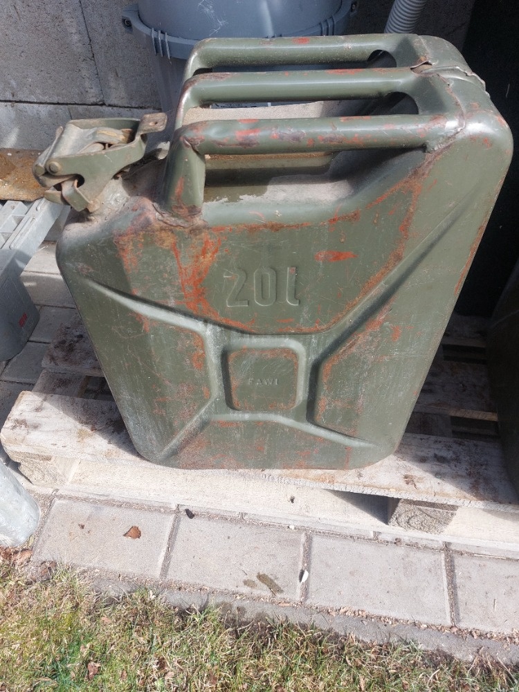 Vojenský 20l kanystr - 3