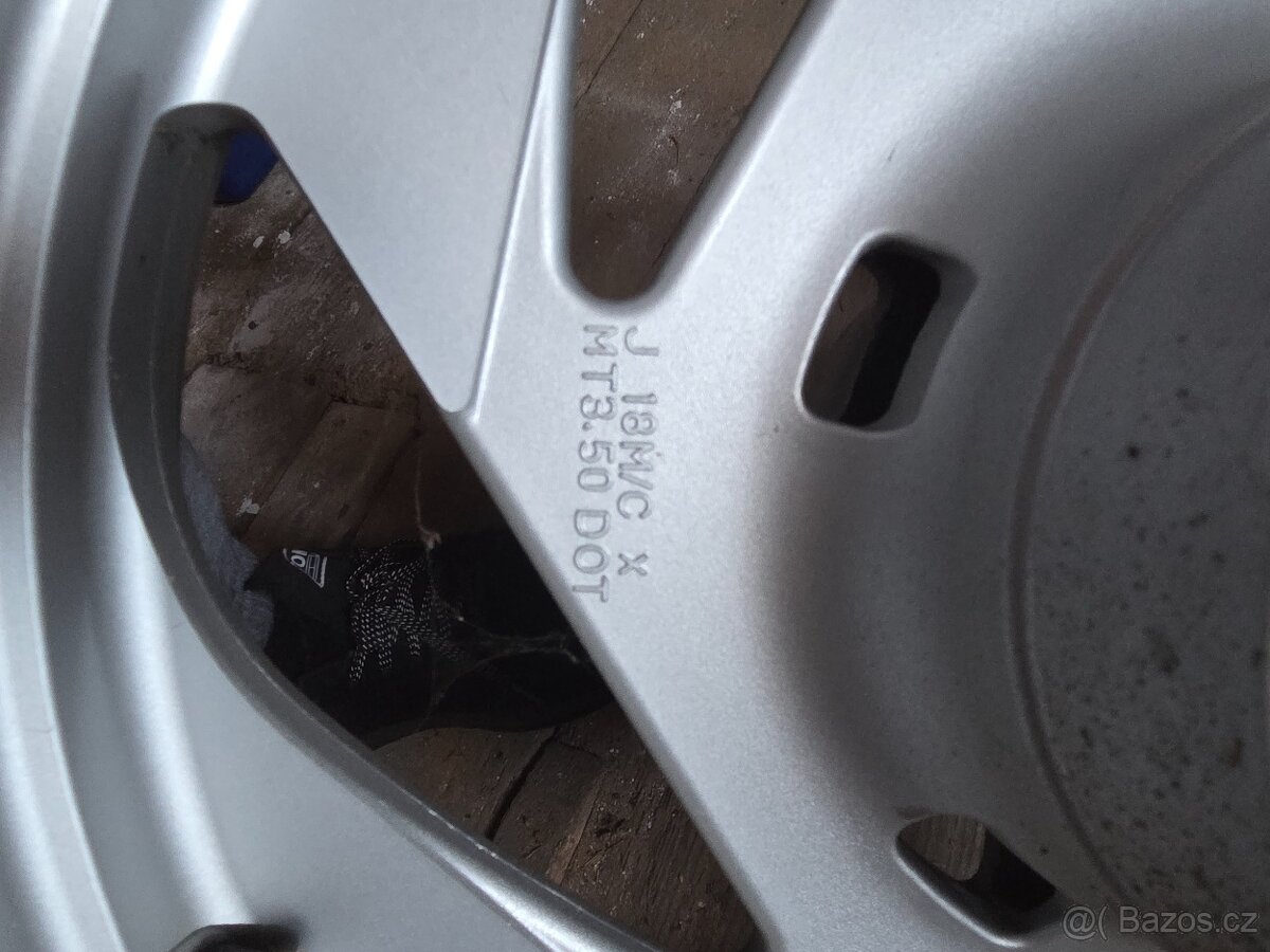 Suzuki Intruder M1800R ( - 3