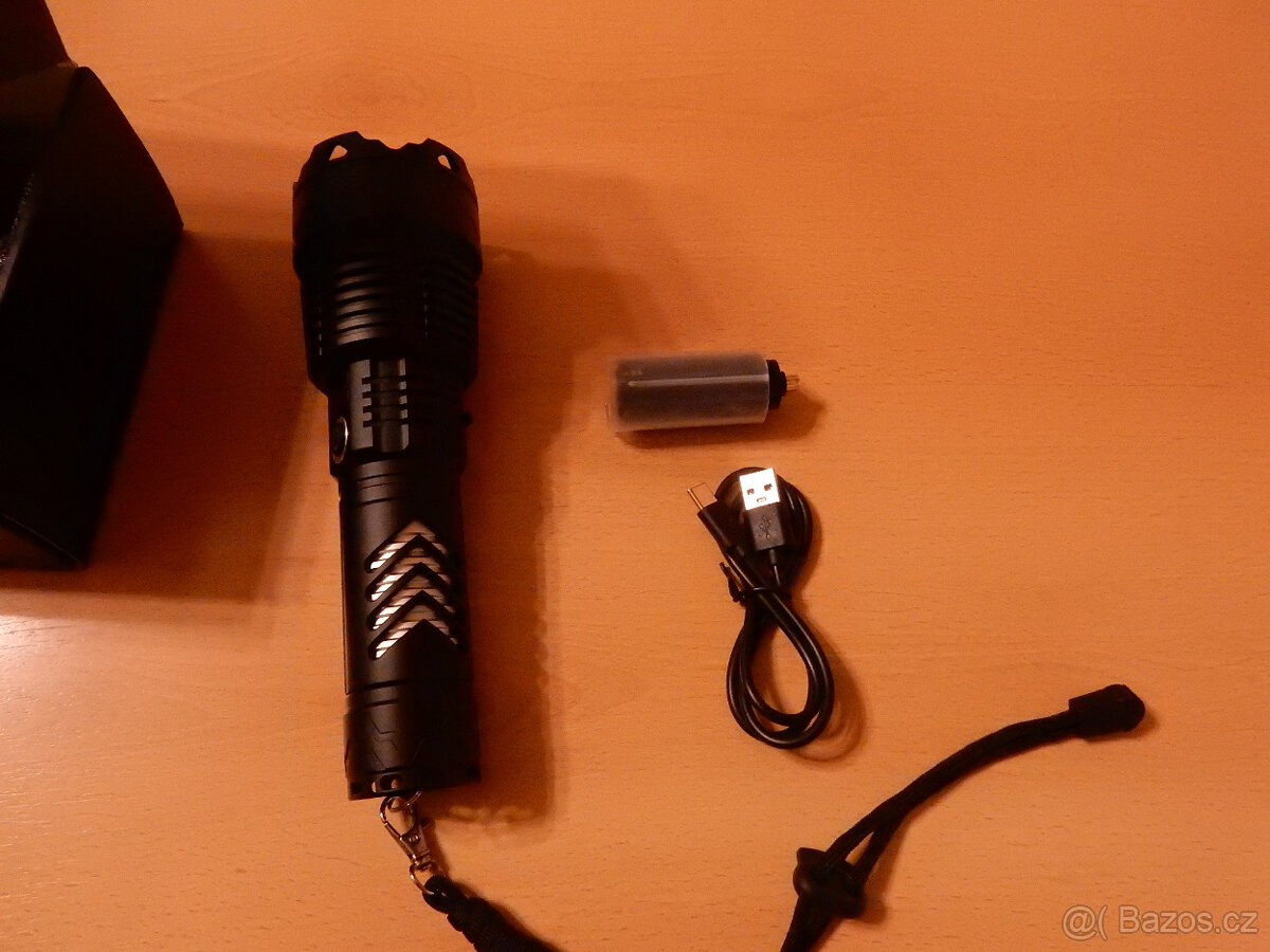 Prodám supr led svítilnu XGF 960 - 3