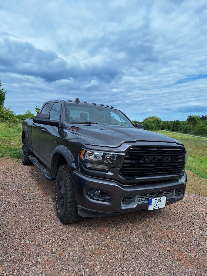 DODGE RAM 2500 CUMMINS diesel