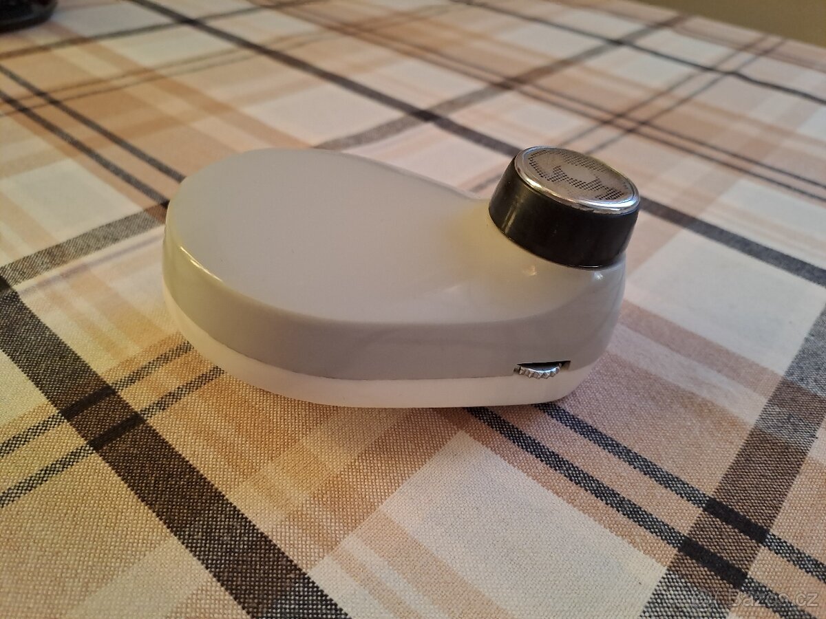 starý mechanický holicí strojek Sputnik 3 - 3