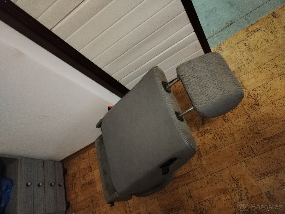 VW T4 - sedačka do druhé řady, sklopná - 3