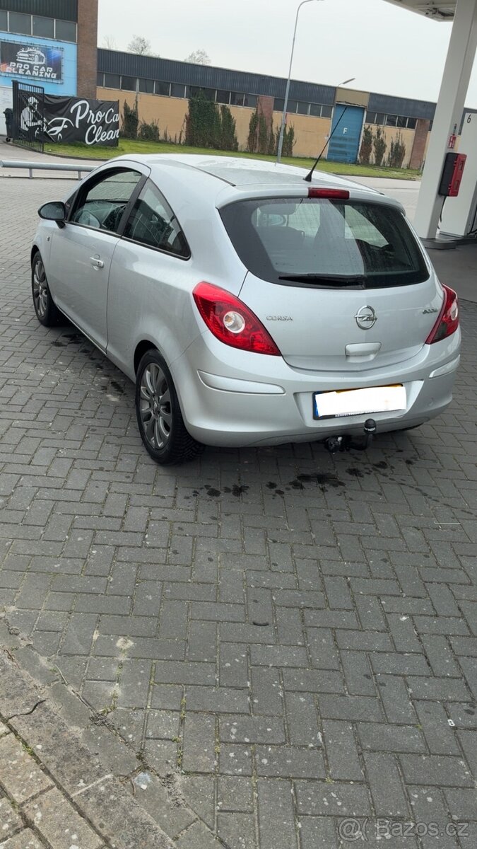 Opel corsa D 2011 rok - 3