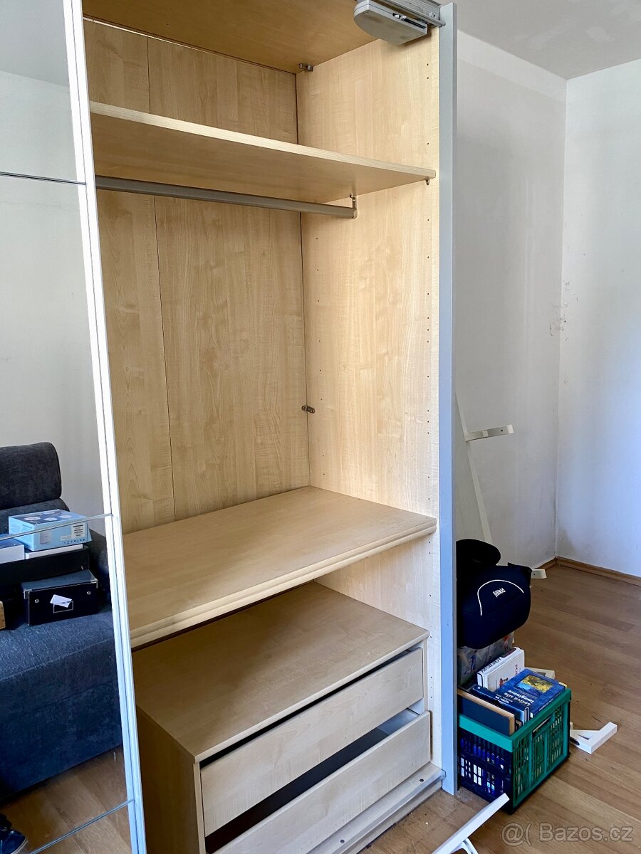 Šatní skříň - 3