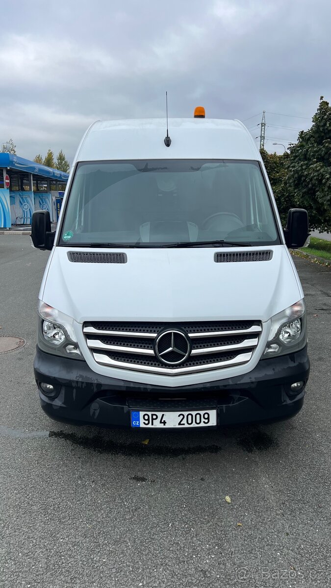 Mercedes Benz Sprinter L2H2 - 3