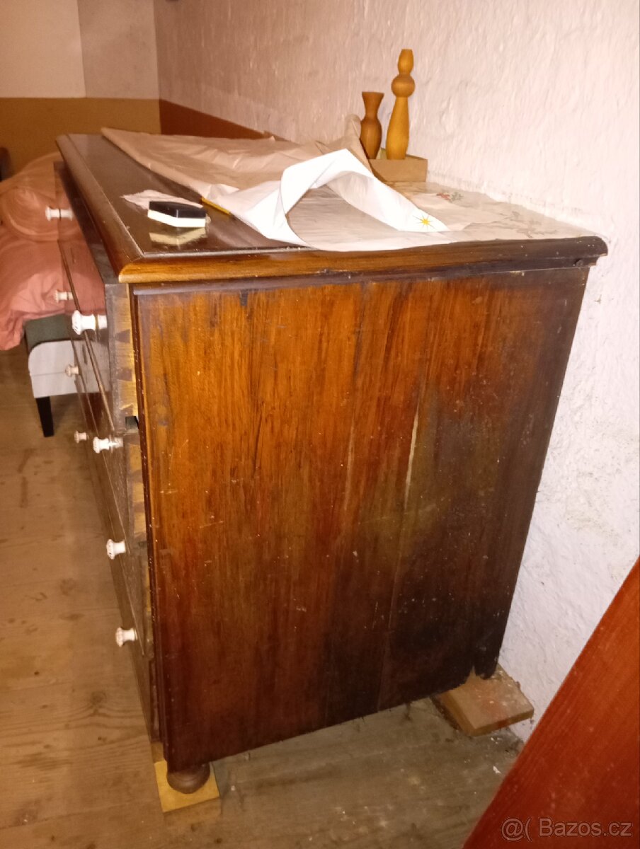 Historická komoda - 3