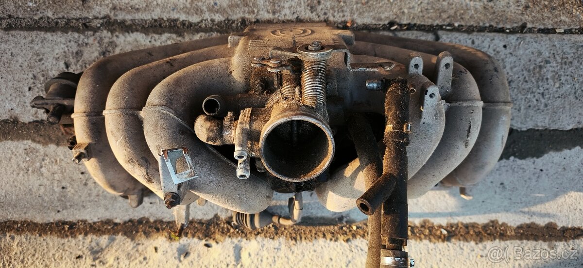 Sání BMW E30 320i M20 motronik - 3