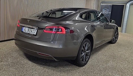 PRODÁM TESLA S ZDARMA DOBÍJENÍM - 3