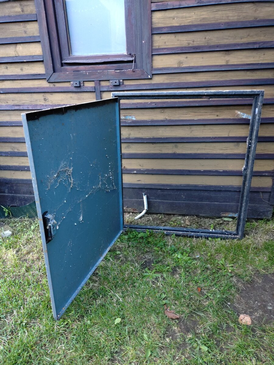 Dvířka a rám rozvaděče - 3