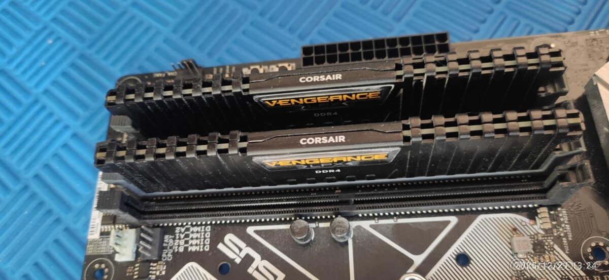 Prodám PC komponenty – Intel platforma (funkční, otestované) - 3