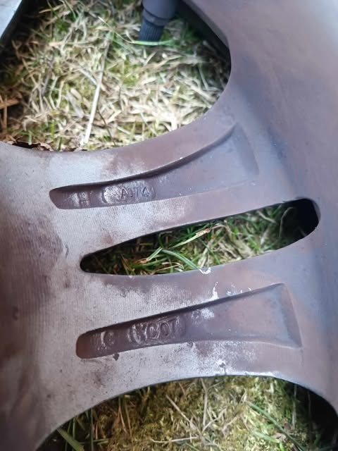 Hliníkové disky s pneumatikami - 3