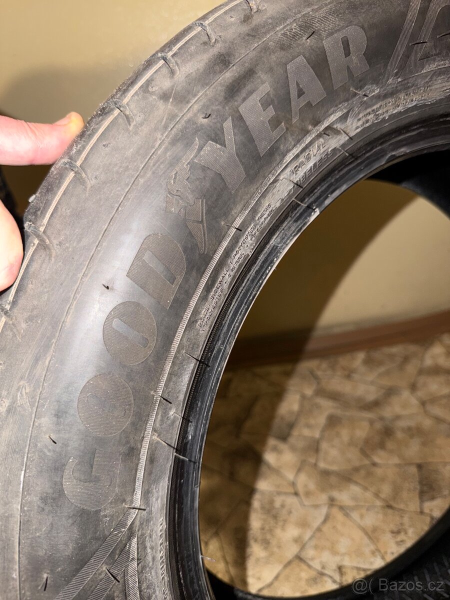 Goodyear Efficientgrip 2 SUV 215/60 R17 96H Letní - 3