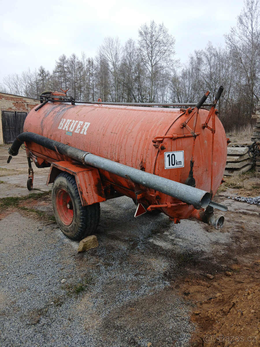 Prodám fekal cisterna lejta Bauer objem 4500l - 3