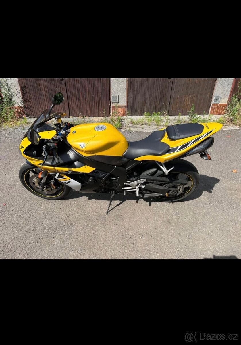 Yamaha R1 - 3