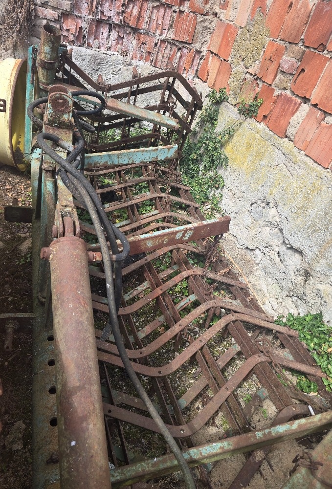 Těžké brány nesené, hydraulicky sklopné, 5m - 3