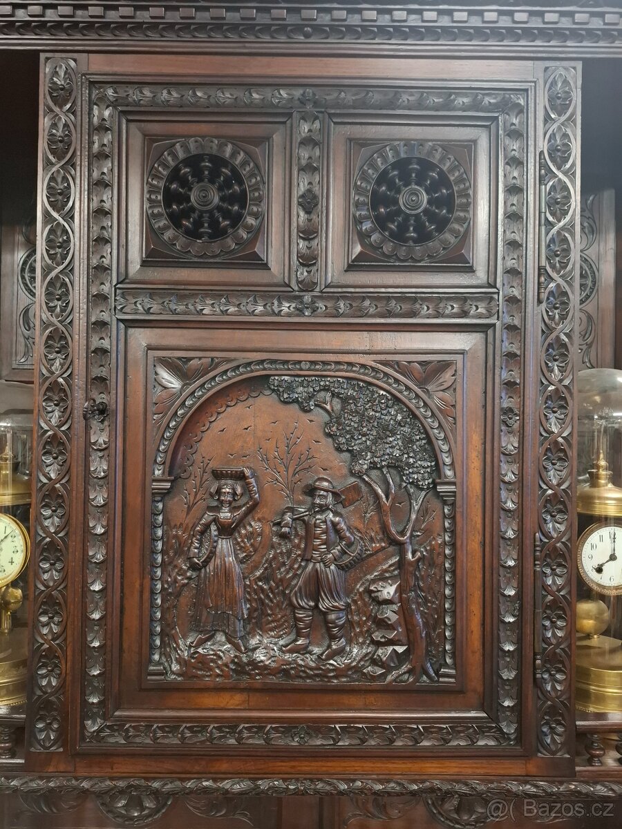 Starožitný vyřezávaný příborník Bretaň - 3