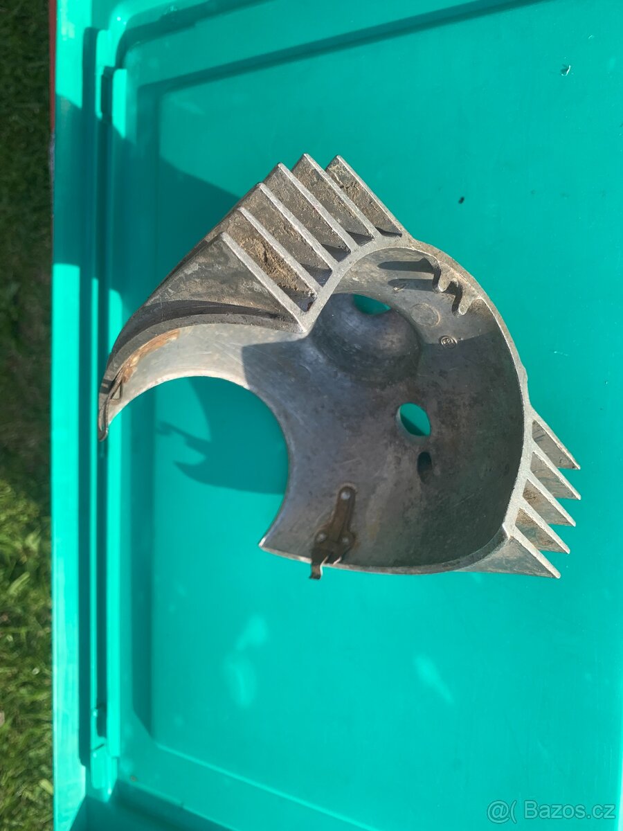 Prodám Jawa Pérák kryt karburátoru - 3