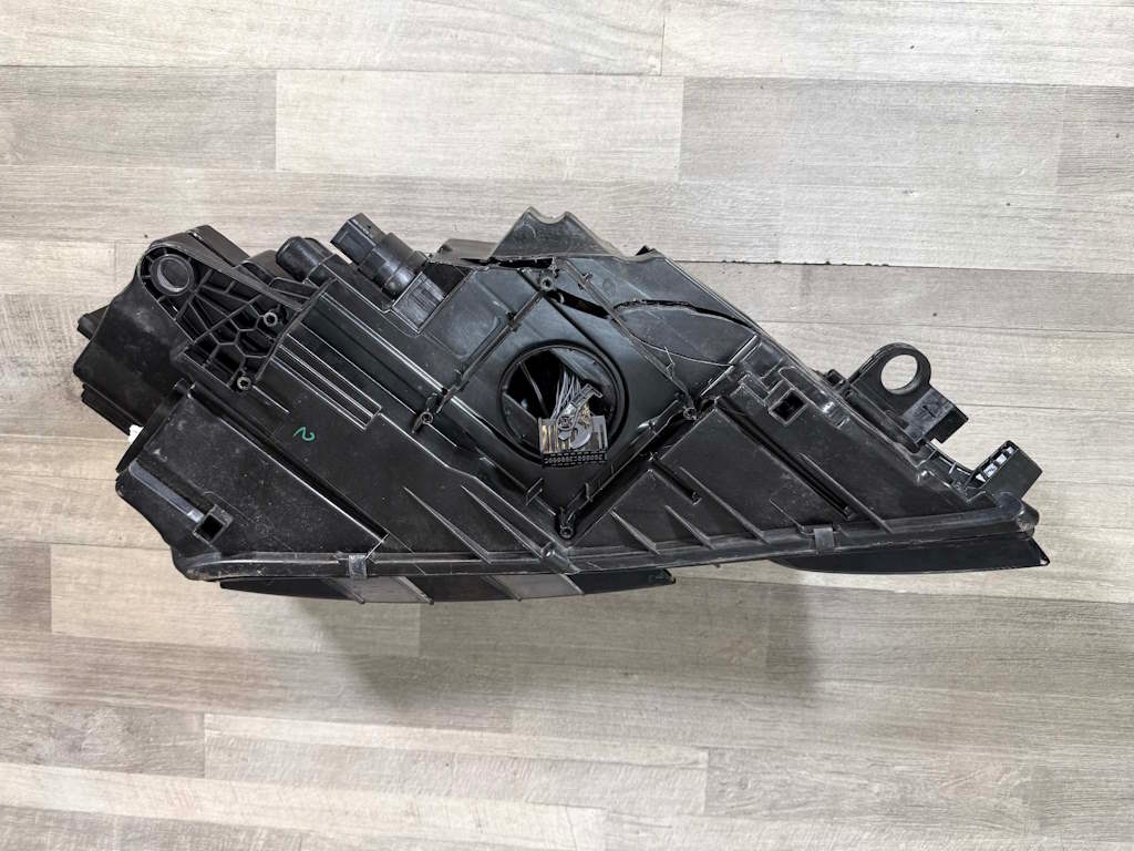 ŠKODA OCTAVIA 3 FACELIFT světlo LP LED 5E1941015F POŠKOZENÉ - 3