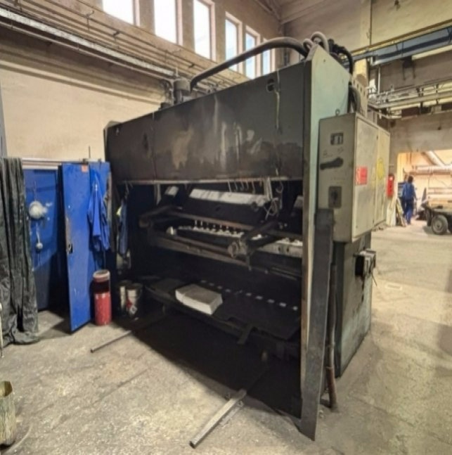 Tabulové nůžky CNTA 3150/25 A, rok 1989 - 3