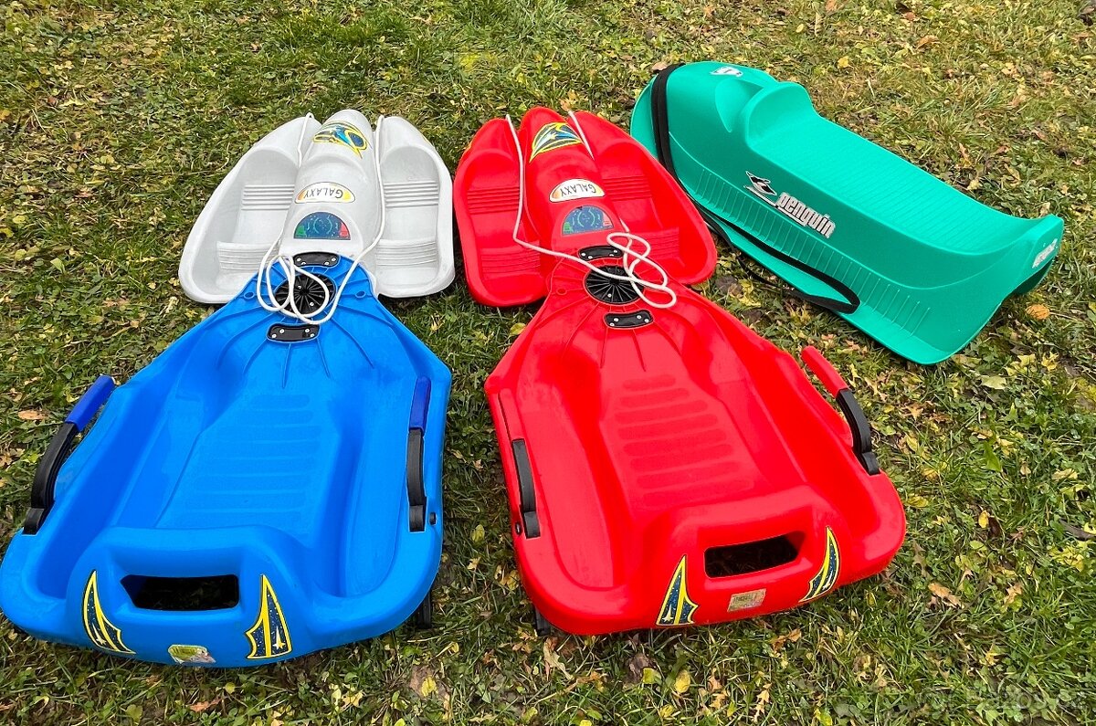 Zimní sada – 2× boby GALAXY, bob s brzdami + sáňky Pinguin - 3