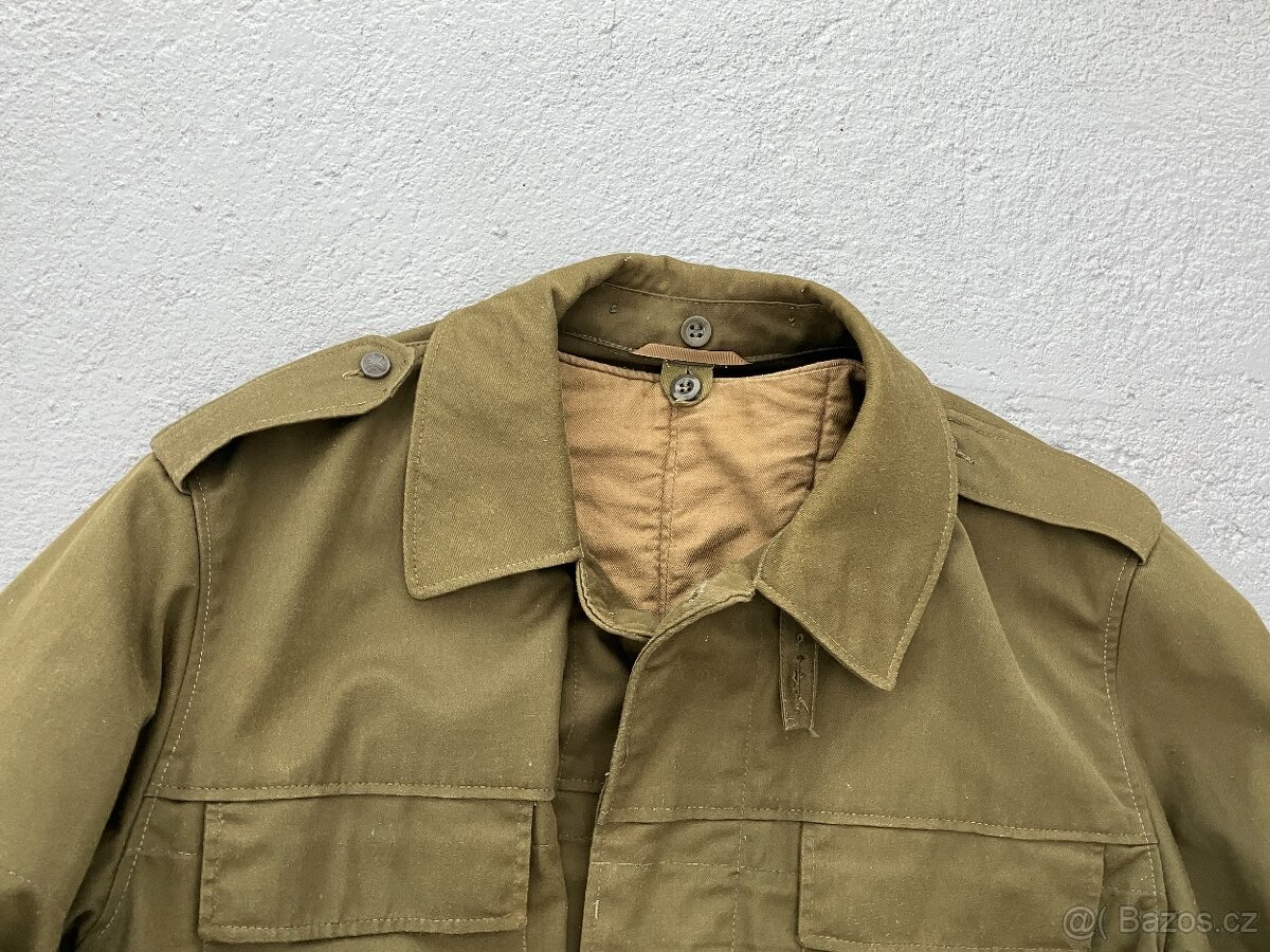Vojenské zelený kabát. - 3