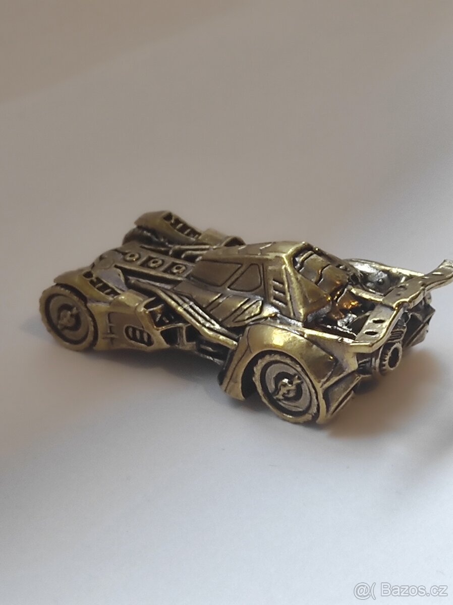 mosazná soška - závodní auto - 3
