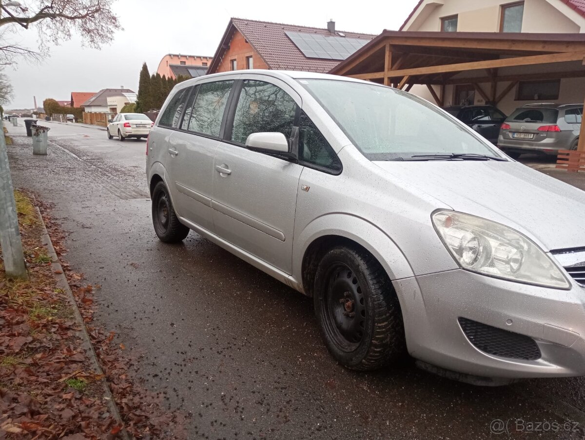 Opel Zafira 2,2i - 3