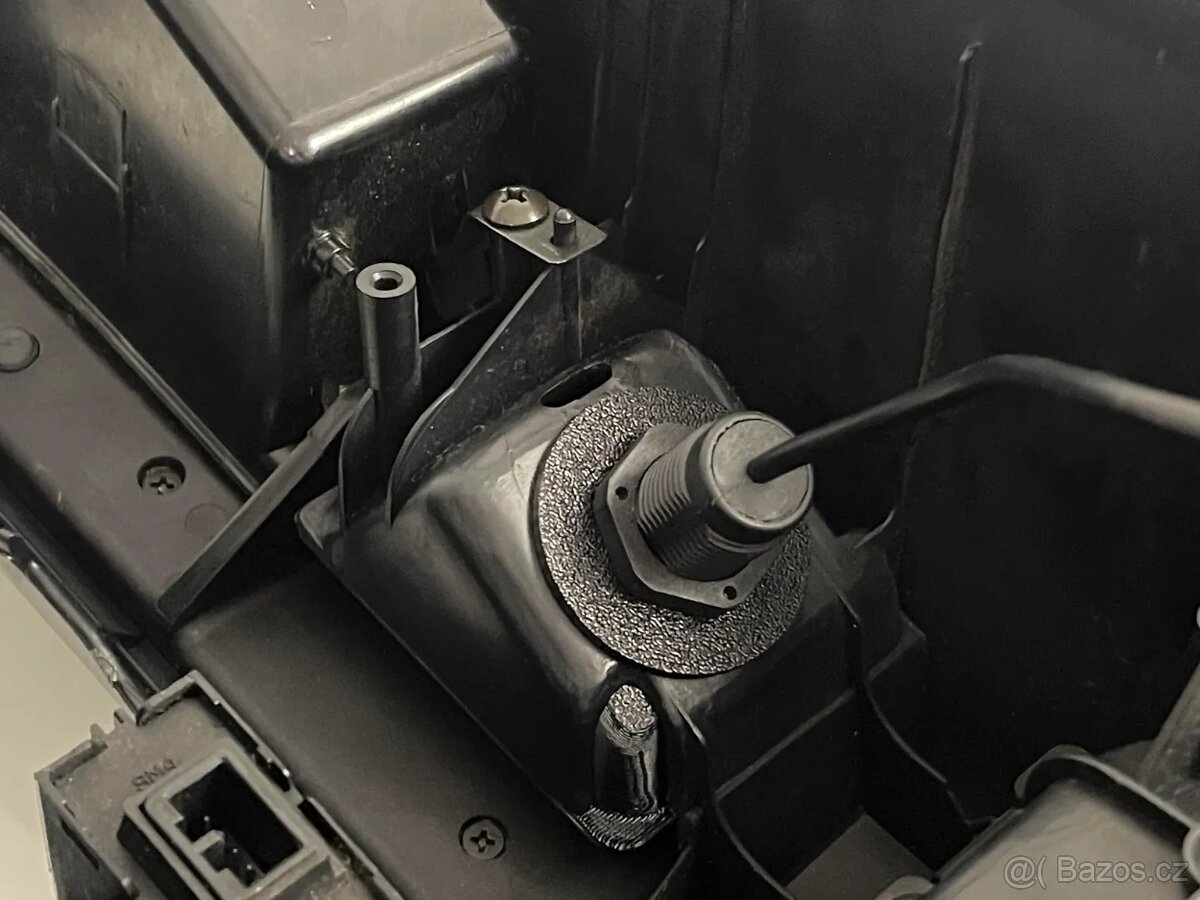 Honda CRX Del Sol - USB nabíječka (zapalovač) - 3