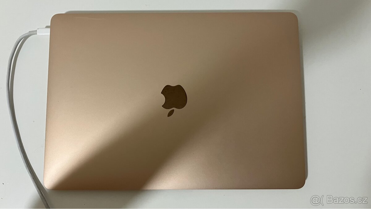 Macbook Air 13” 2020 gold NOVÁ BATERIE - 3