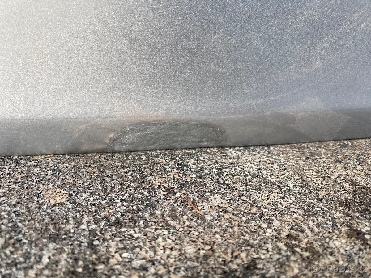 VW Golf 5 kufrové dveře LA7W - 3