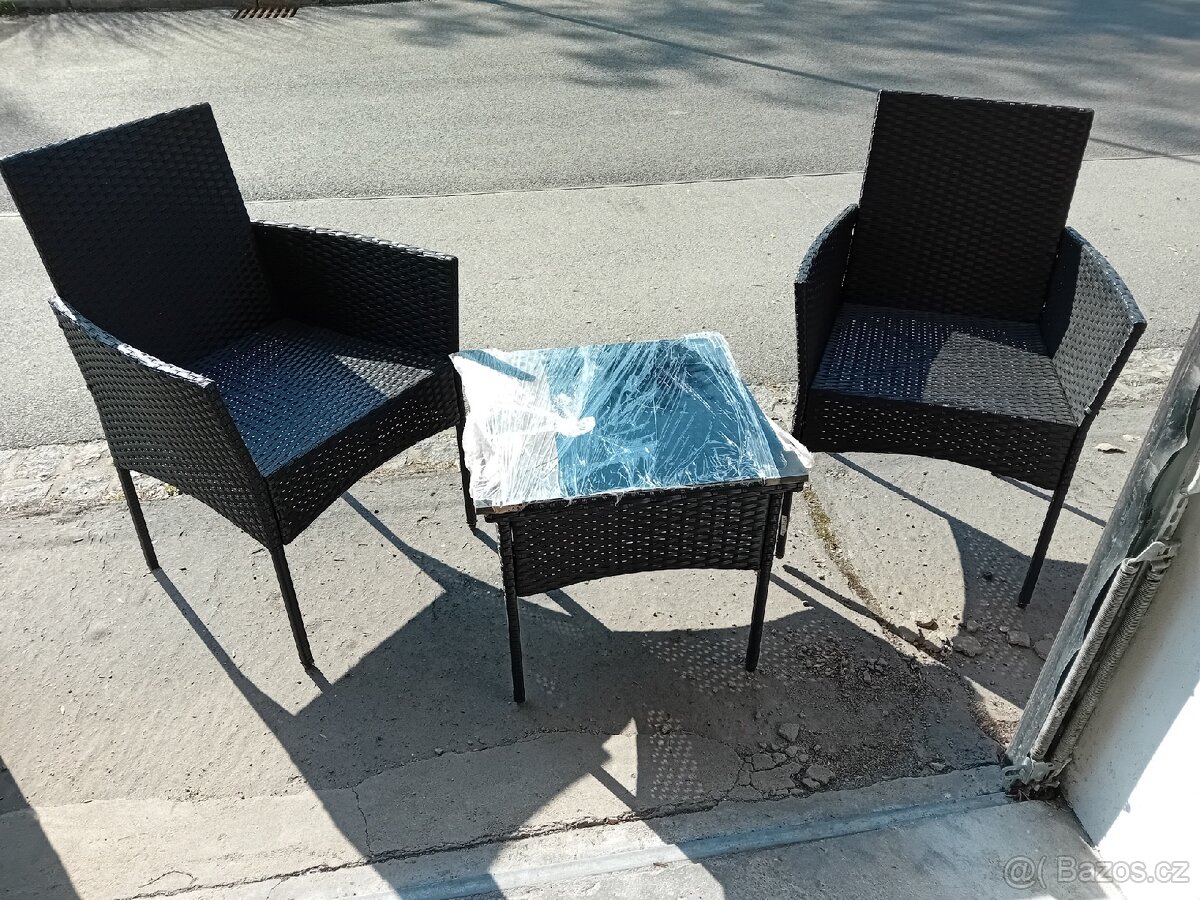 Nový ratanový set 2 x křeslo + stolek - 3
