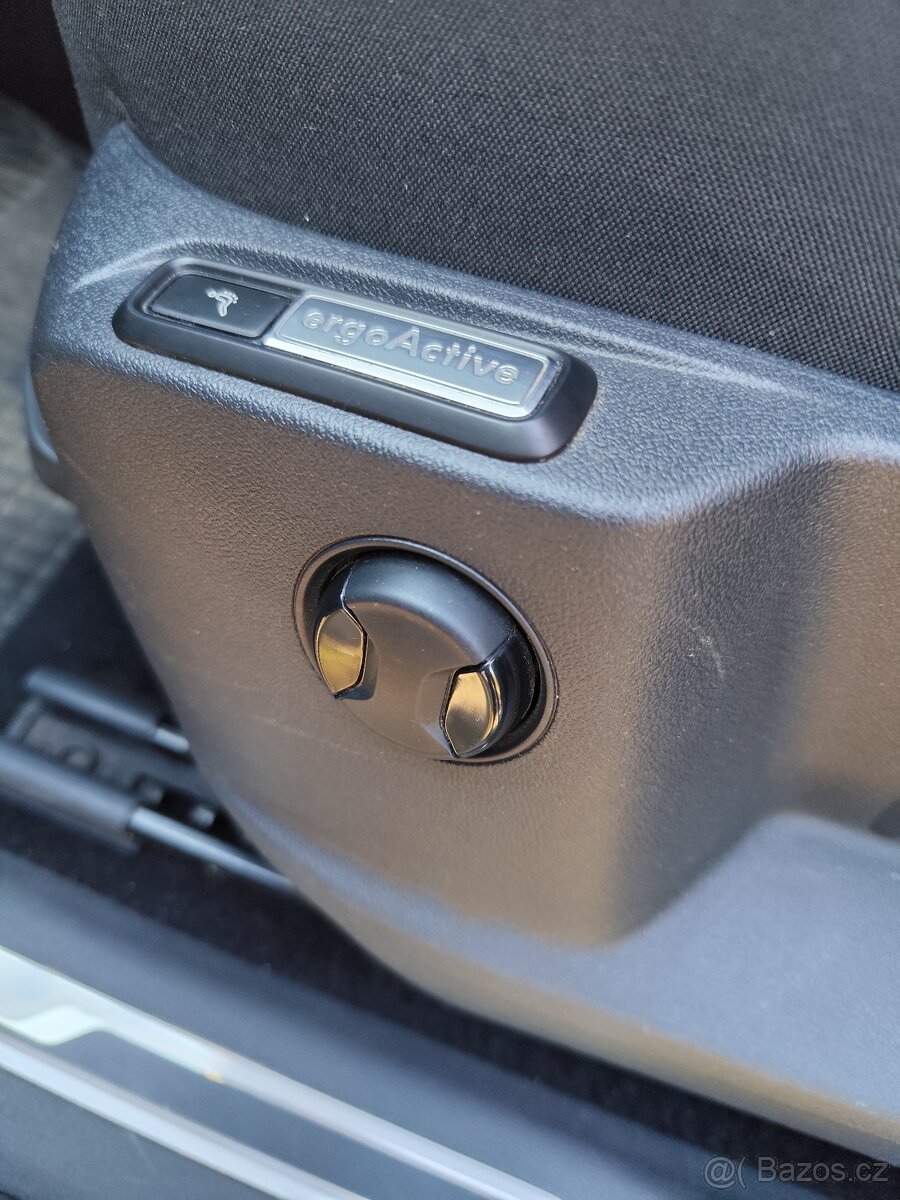 Volkswagen Tiguan - 3