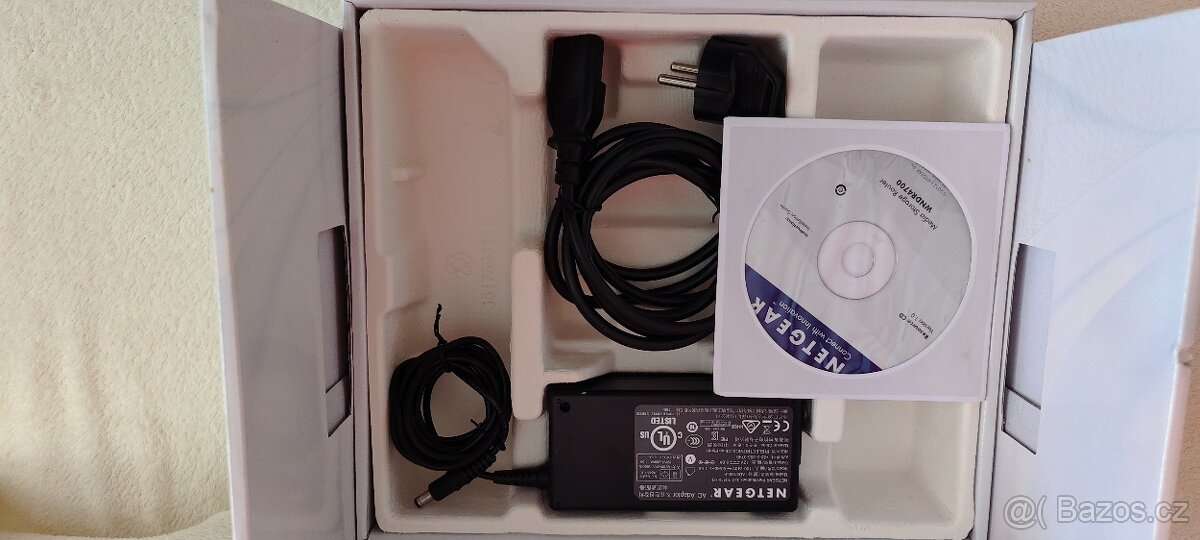 WiFi Router Netgear WNDR4700 CENTRIA - TOP stav - 3