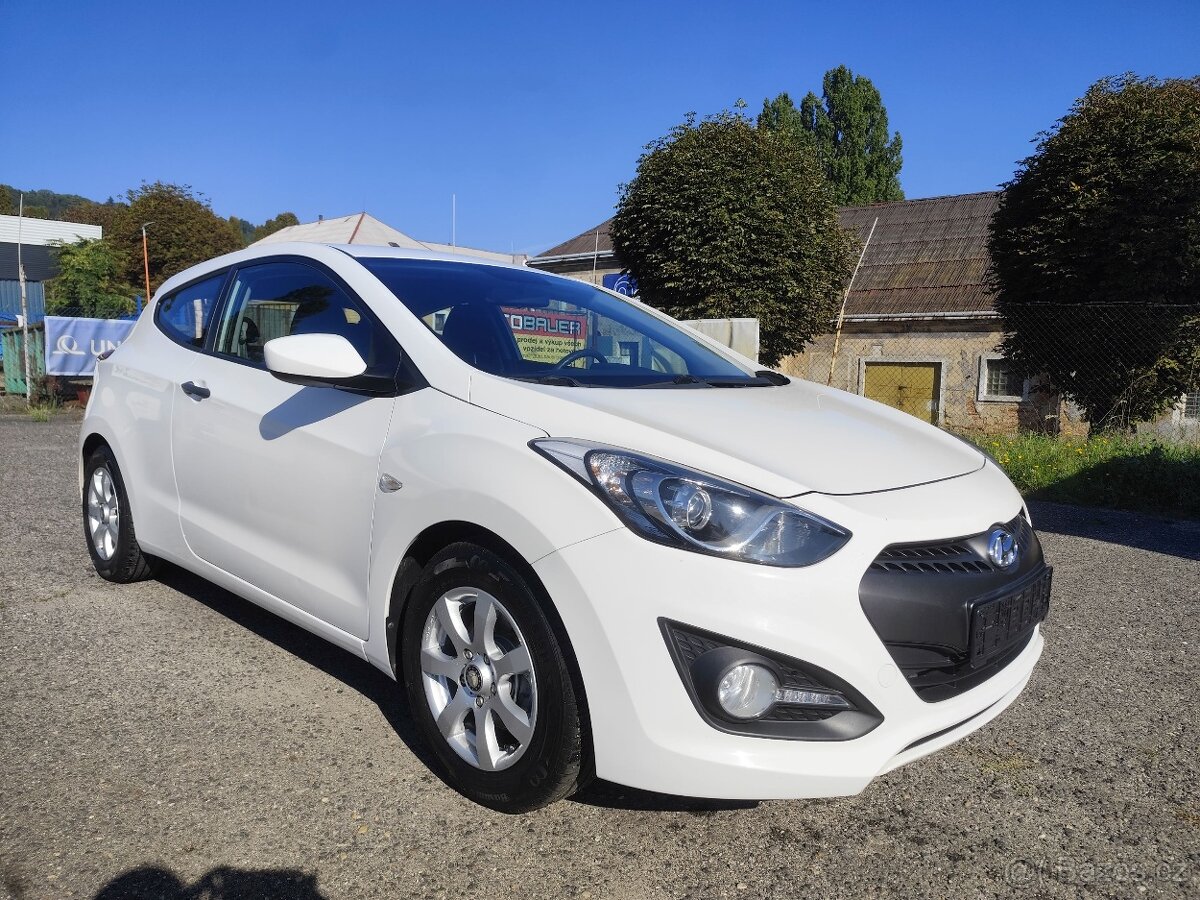 Hyundai i30 Cupe.1.4,16V,73kw.R.V.9/2014.STK Nová.Km 124 300 - 3