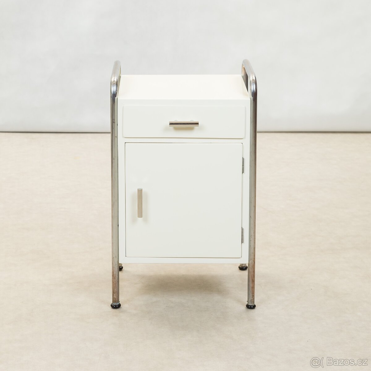 NOČNÍ STOLEK-VICHR A SPOL - 3