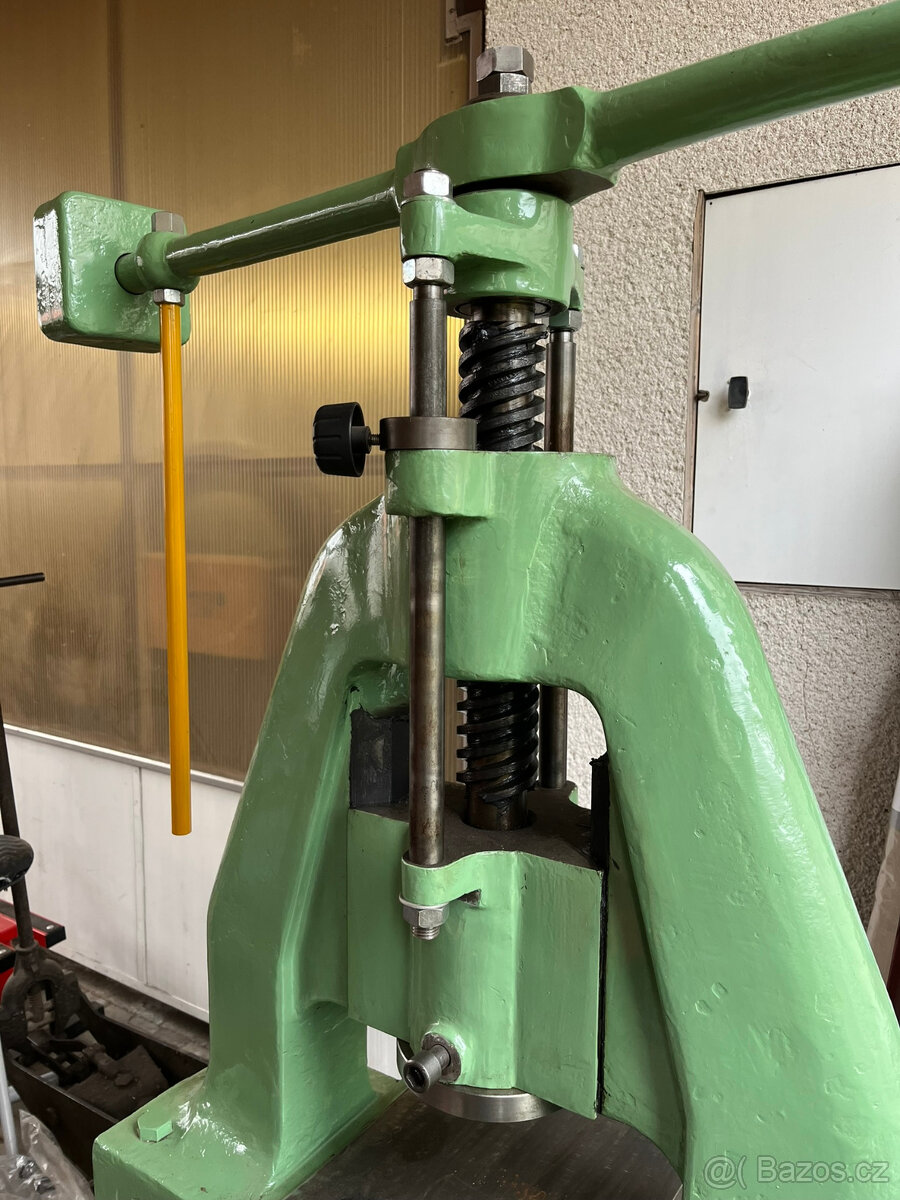 Ruční vřetenový lis - 3