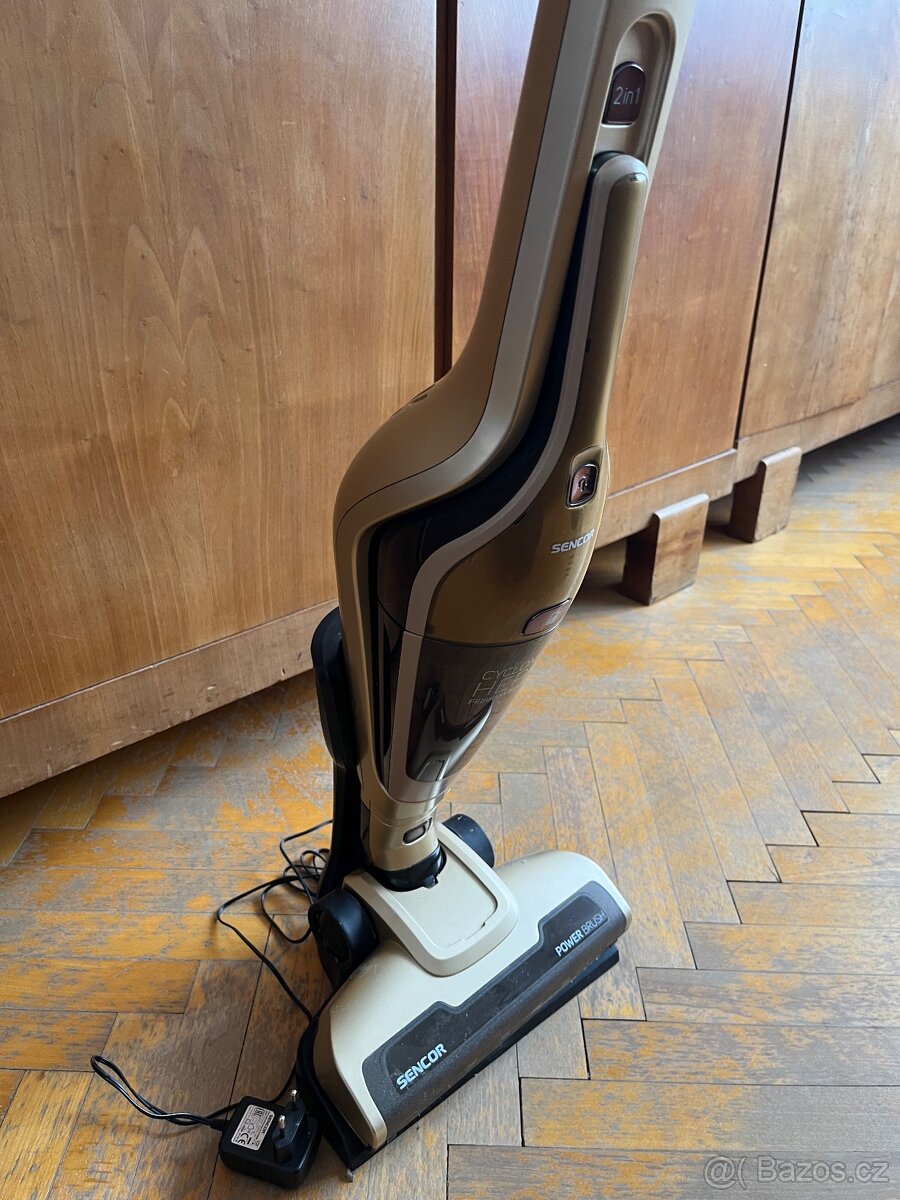 Tyčový vysavač Sencor 2 v 1 - 3