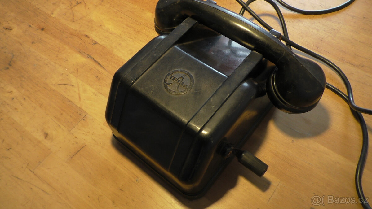 Telefon Tesla s kličkou 3x - 3