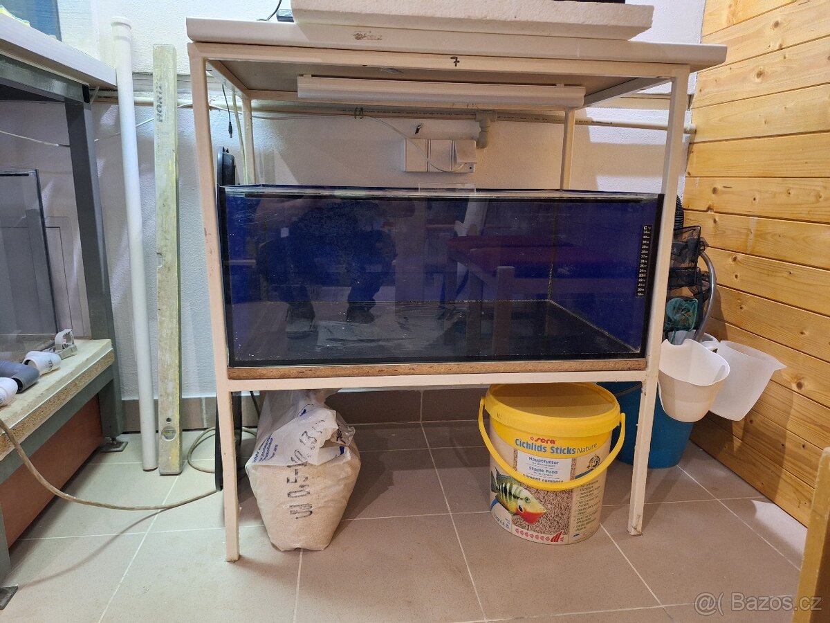 Prodám akvarium 112 litrů - 3
