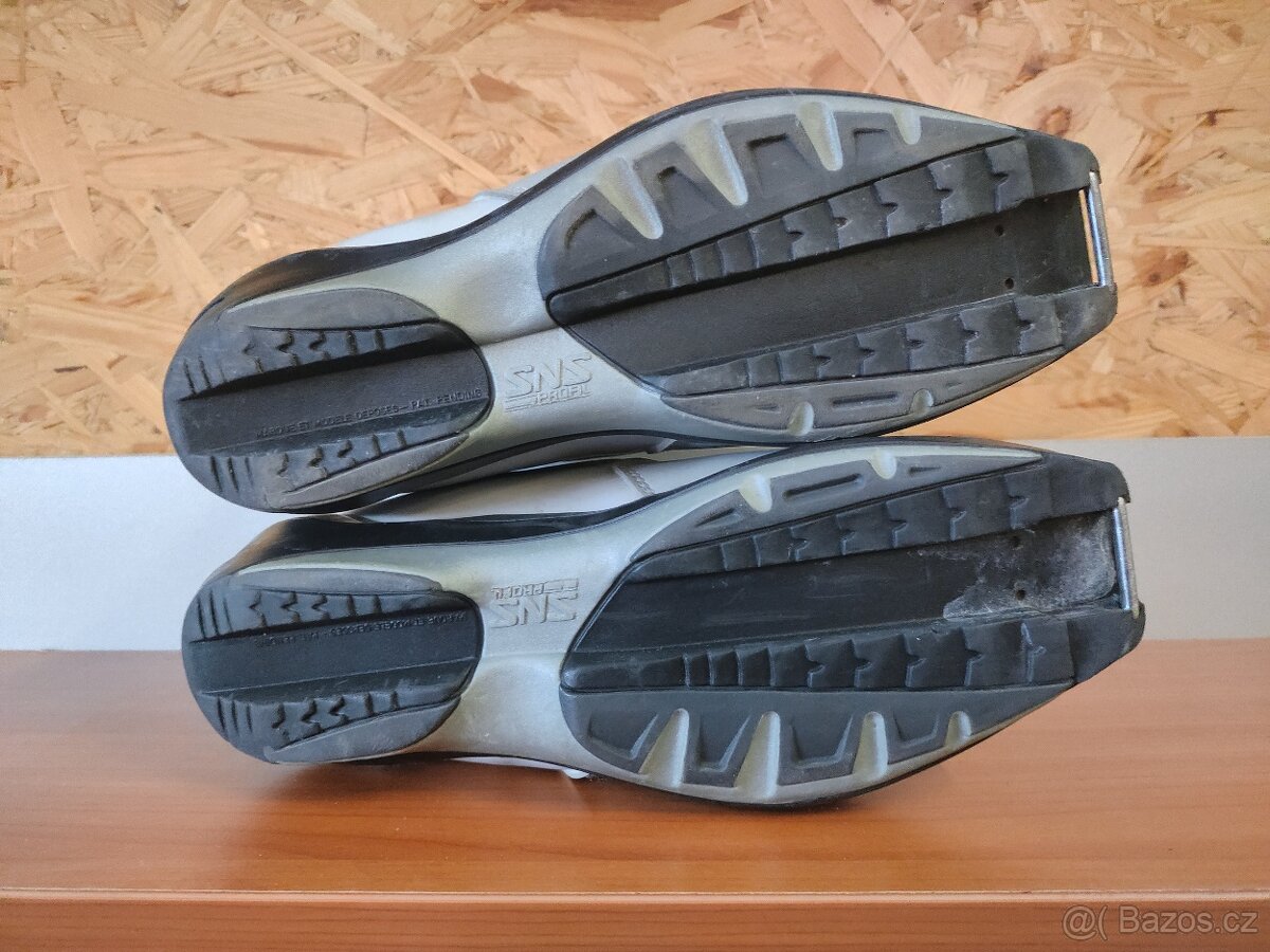 Boty na běžky SALOMON na váz. SNS vel 38, 24cm - 3