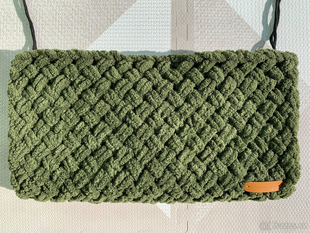 Dětská nepadací puffy deka na sportovní kočárek olivová - 3