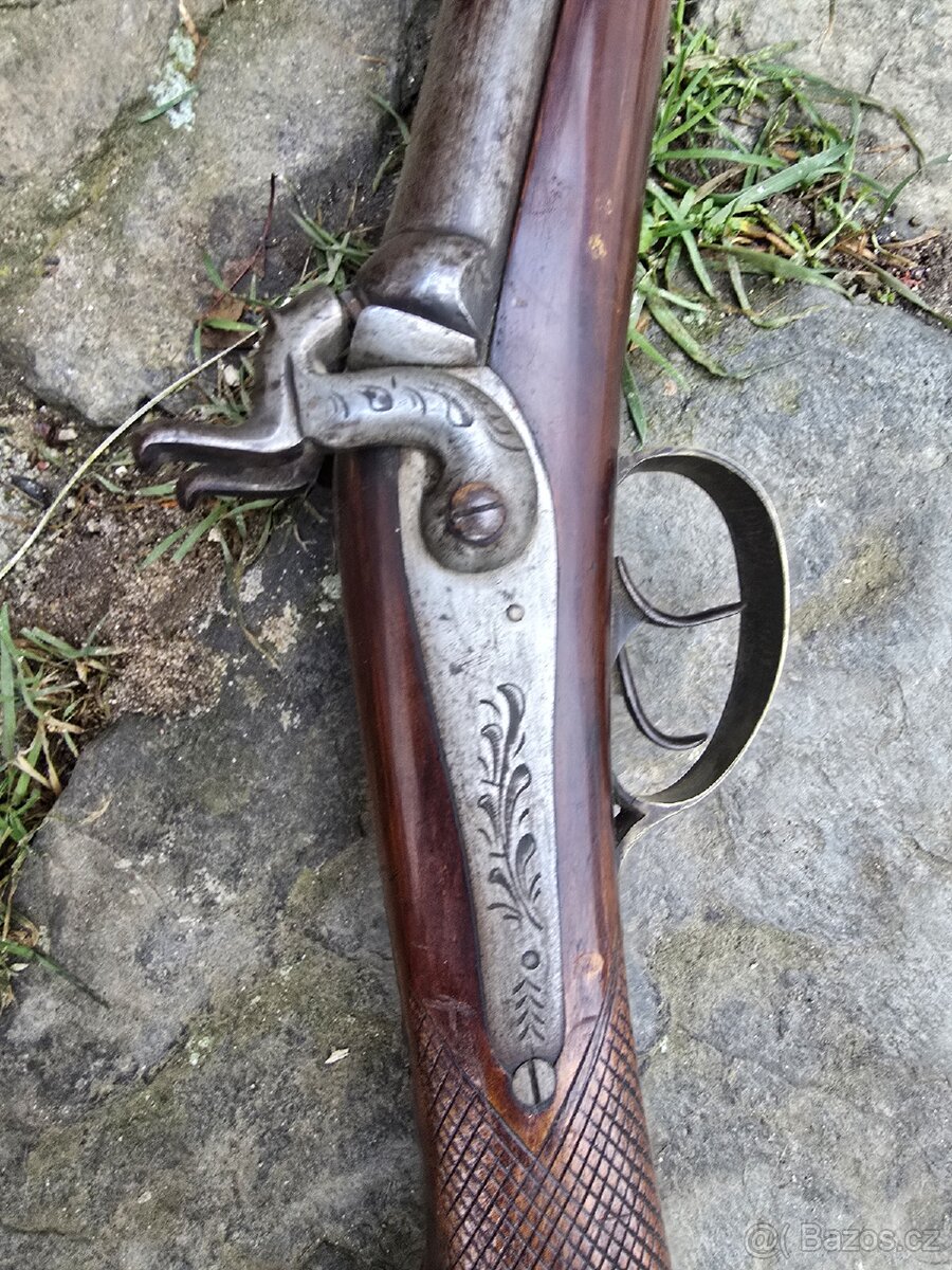 HISTORICKÁ ZDOBENÁ BROKOVNICE- PŘEDOVKA - 3