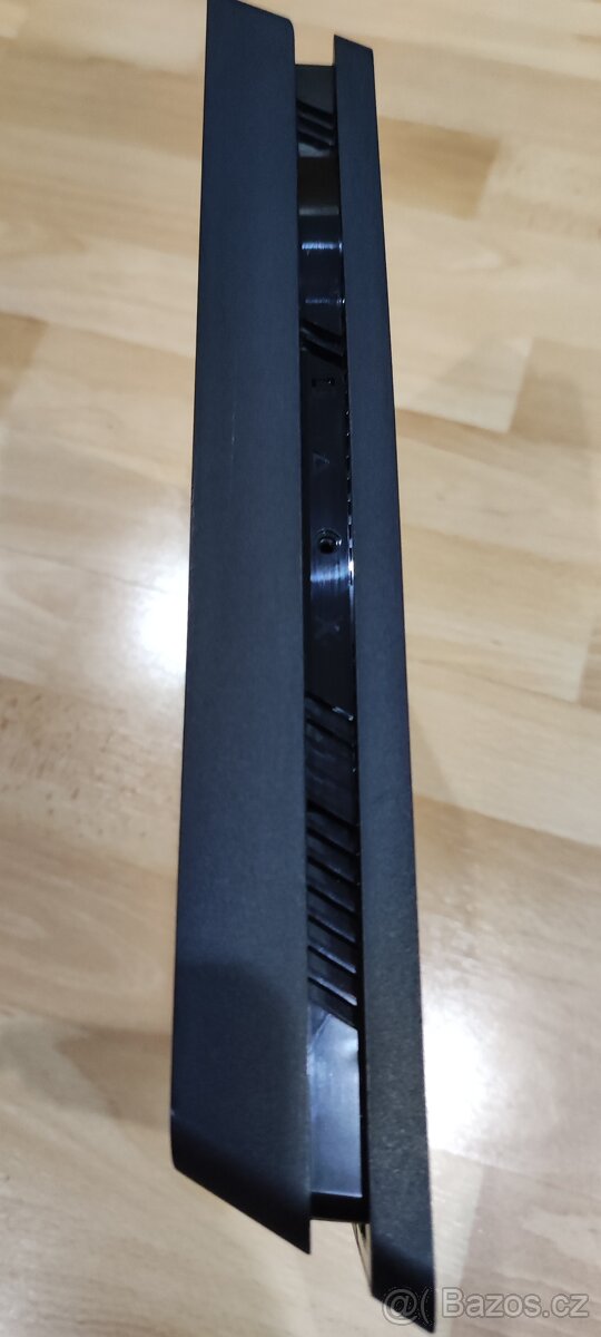 Prodám PS4 Slim po vyčištění a přepastování - 3