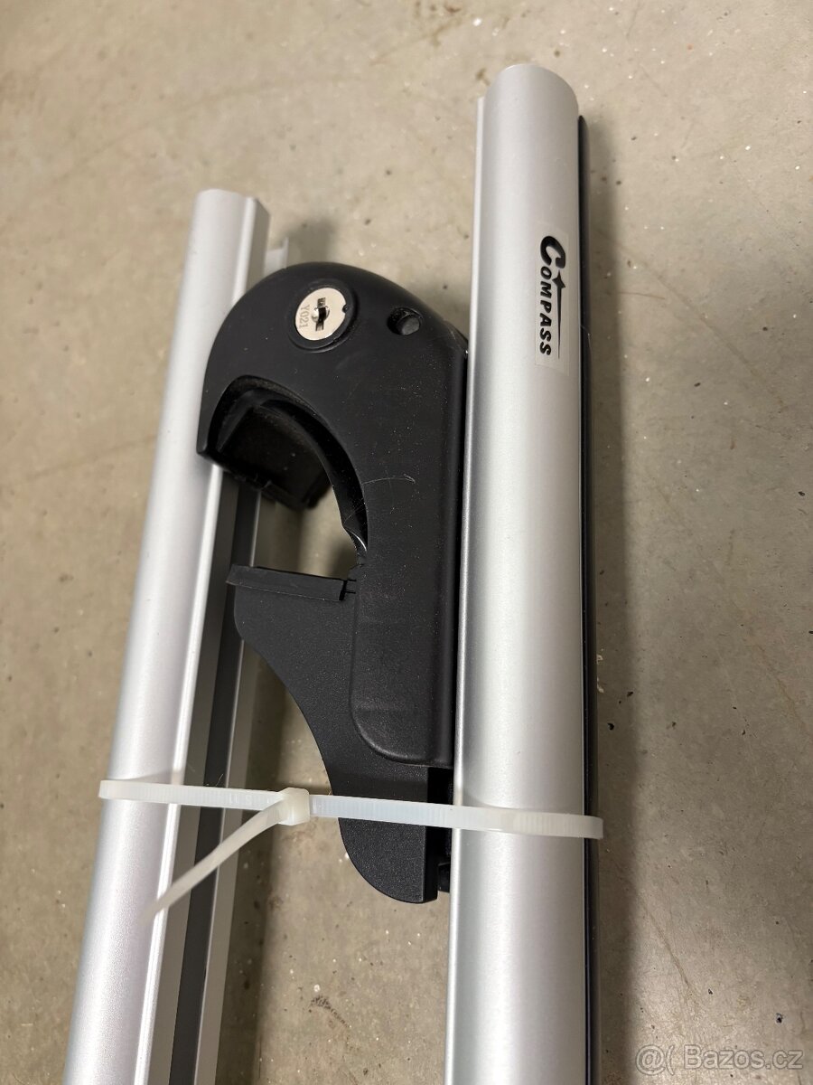 COMPASS střešní nosiče-135cm, zamykací - 3
