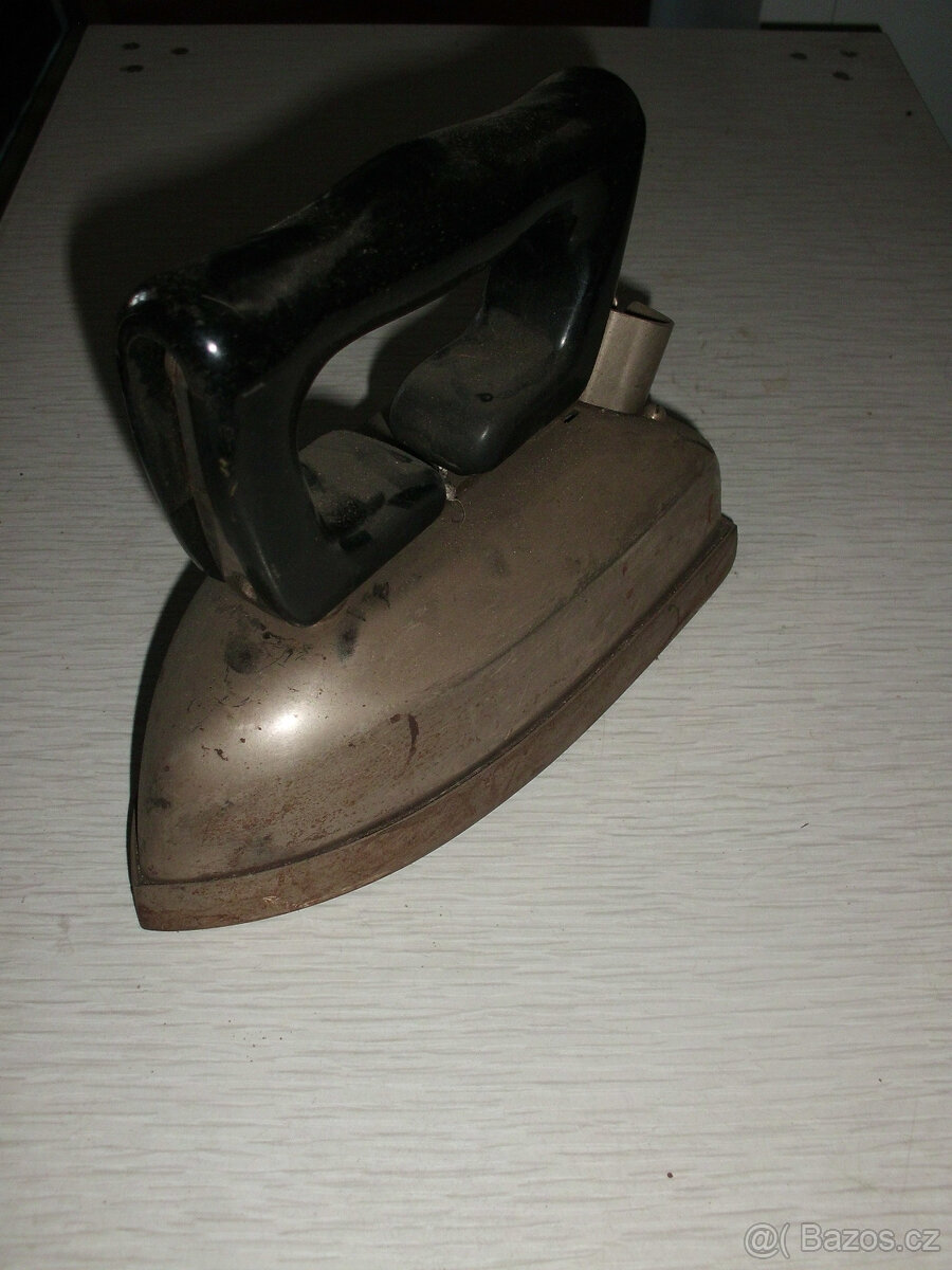 Staré litinové žehličky - 3