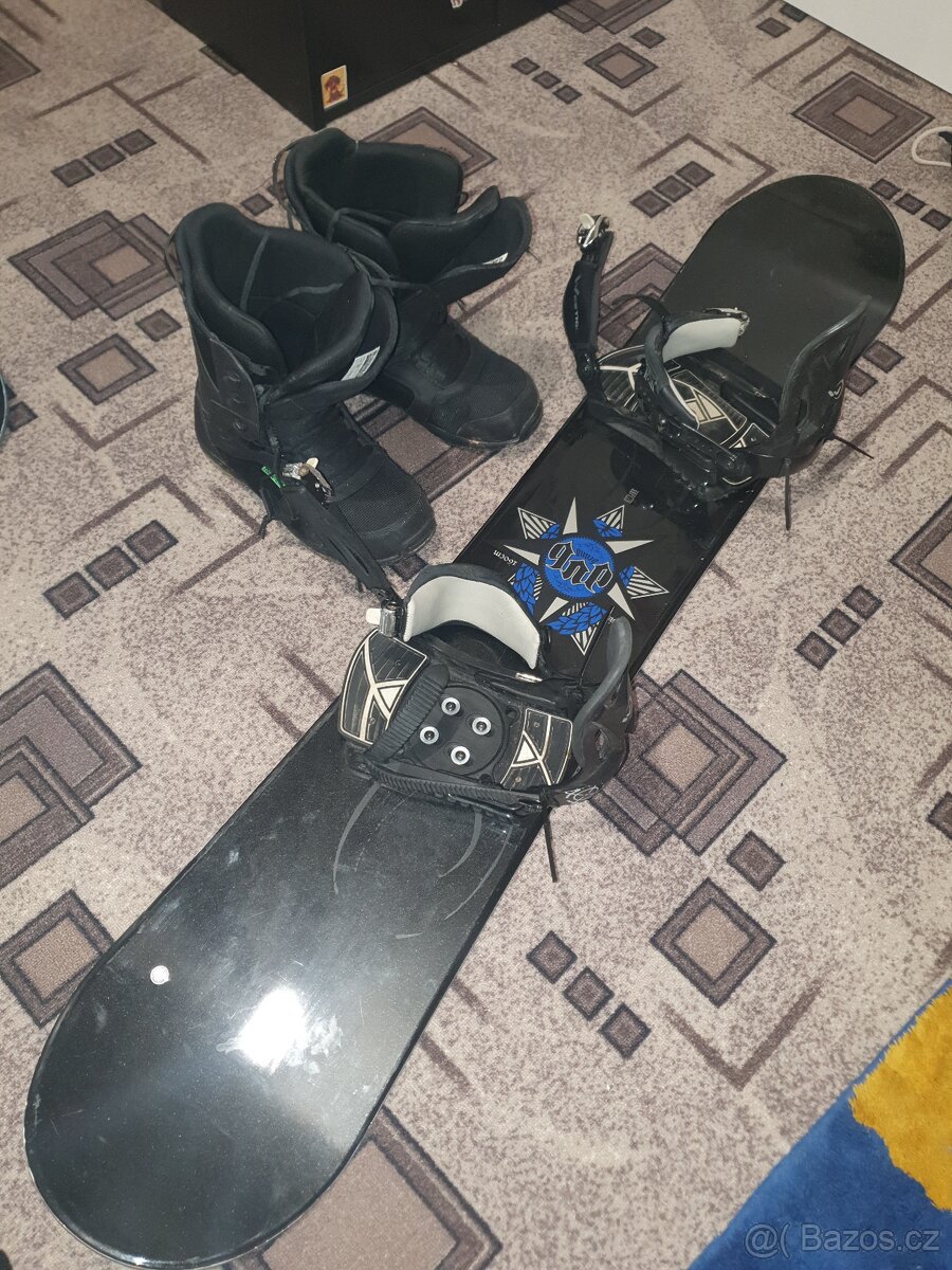 Snowboard s vázáním a botama - 3